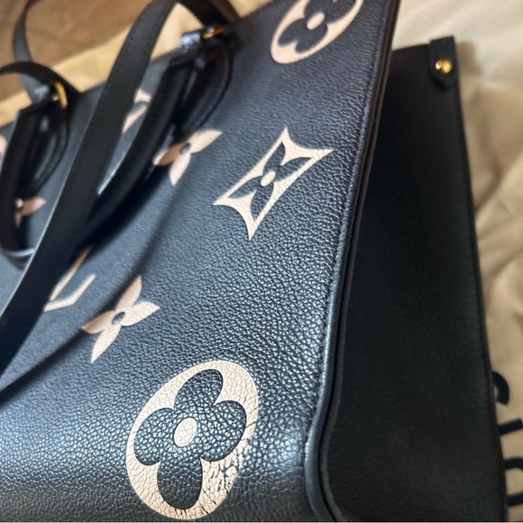 AUTHENTIC Louis Vuitton MM OnTheGo Handbag - Picture 5 of 11